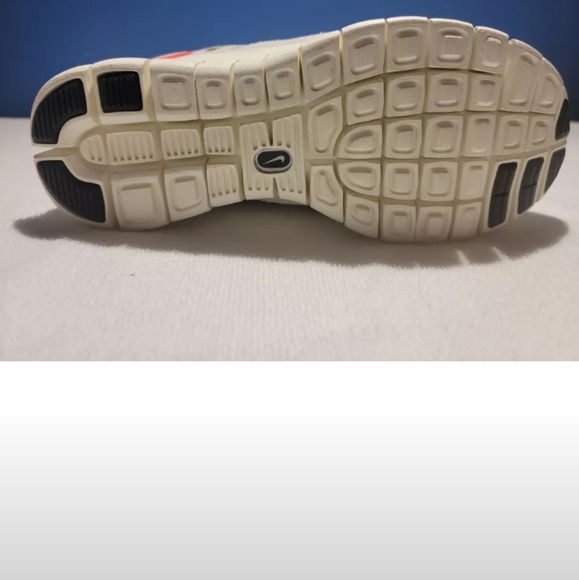 Nike women's running shoes size 9 1/2 - Picture 5 of 12